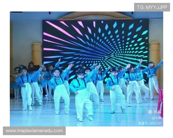 足球明星洗脚视频揭秘背后的感人故事与温暖瞬间 足球明星洗脚视频揭秘背后的感人故事与温暖瞬间