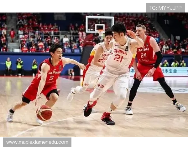 上海羽毛球队防守策略分析及其在比赛中的优缺点探讨 上海羽毛球队防守策略分析及其在比赛中的优缺点探讨