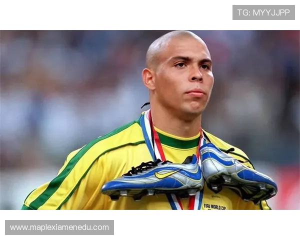 国际足球明星罗纳尔多的传奇生涯与对足球的深远影响分析 国际足球明星罗纳尔多的传奇生涯与对足球的深远影响分析