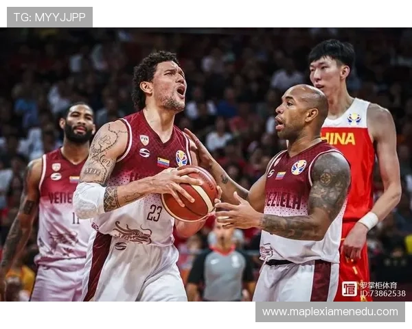 深圳篮球队与南京篮球队赛后复盘分析球员个人能力的对比与启示 深圳篮球队与南京篮球队赛后复盘分析球员个人能力的对比与启示