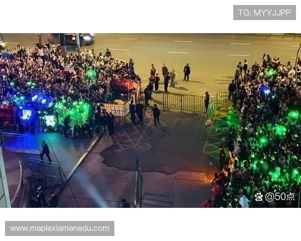 足球明星齐聚武汉展现风采球迷热情高涨共庆盛事